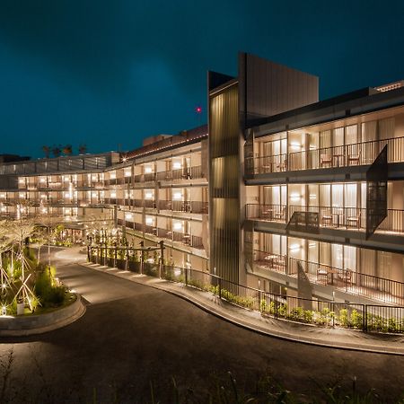 The Botanica Sanctuary Hotel Puncak Exterior photo The hotel at night