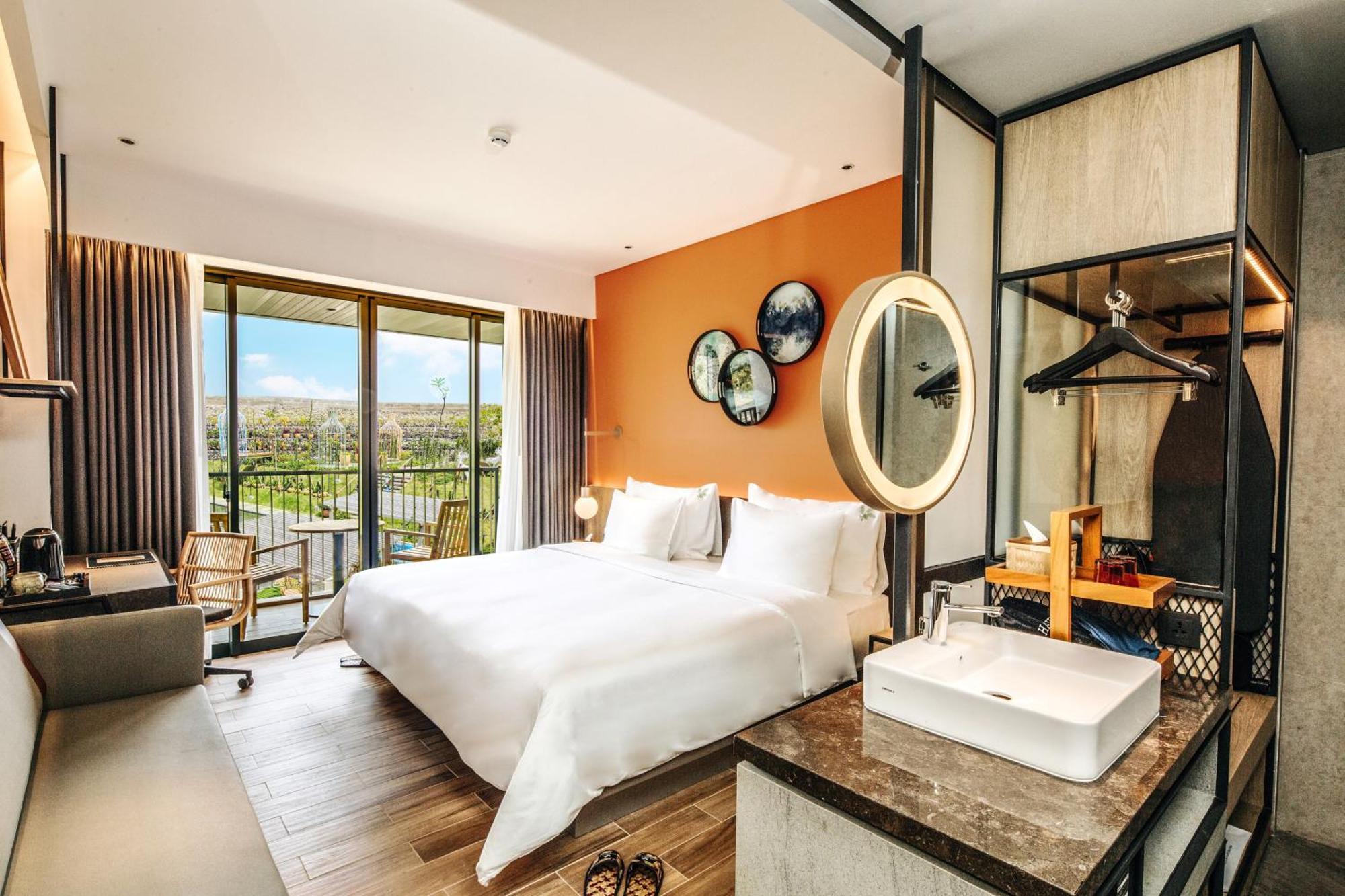 The Botanica Sanctuary Hotel Puncak Exterior photo Deluxe Room