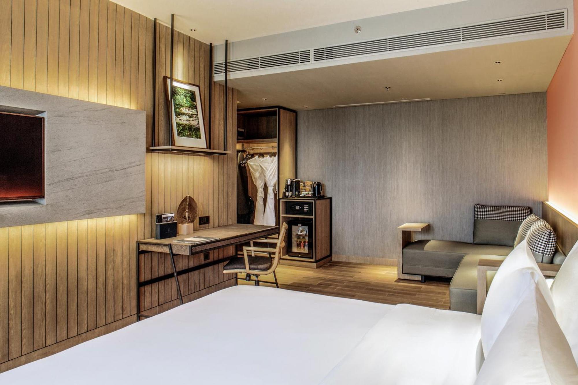 The Botanica Sanctuary Hotel Puncak Room photo Deluxe Room