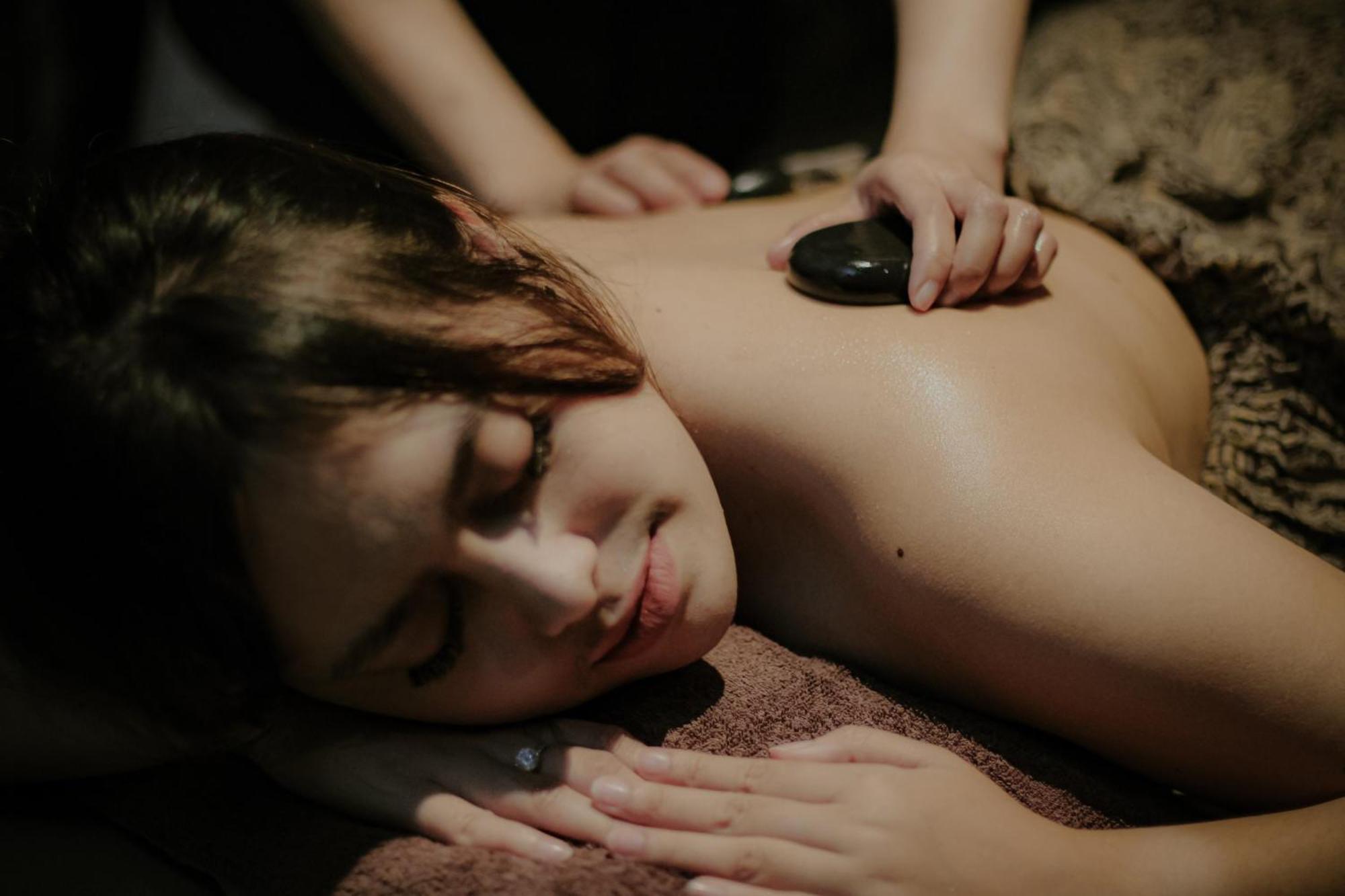 The Botanica Sanctuary Hotel Puncak Exterior photo Hot stone massage